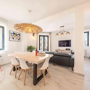 https://stijlvol-adults-only-apartment-in-malaga-centro.hotelsinnerja.org